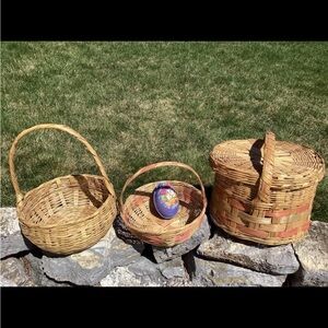 Three Beautiful EASTER Large Woven Baskets large baskets one with a lid